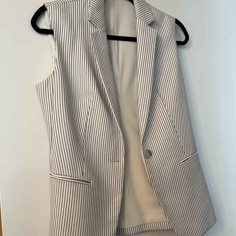 Sleeveless Blazer